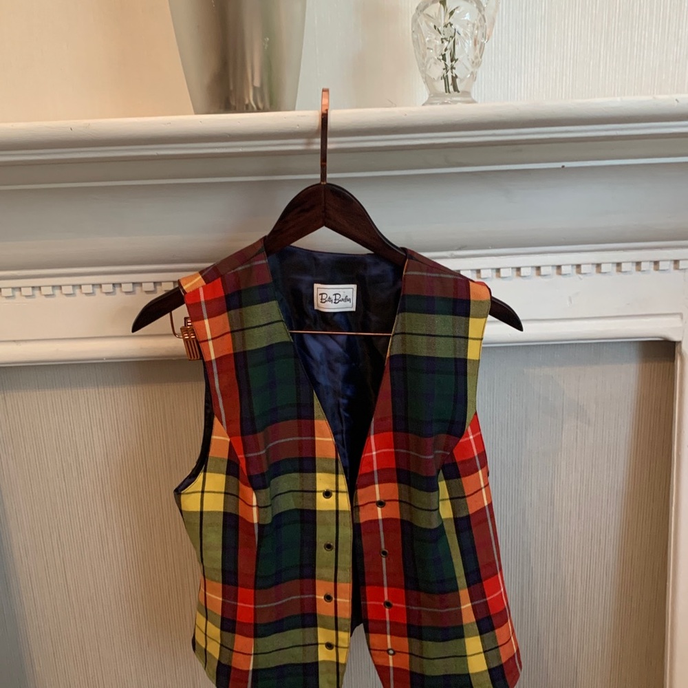 Vest - Picture 2 of 4